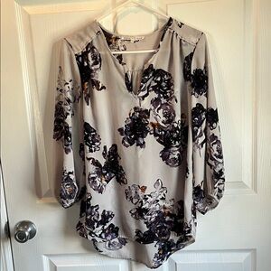 Violet + Claire Floral V-Neck Blouse in Grey Purple and Black
